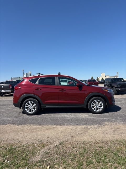 Used 2019 Red Hyundai Value image 1