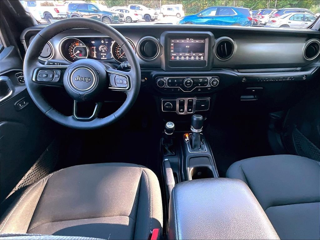 Used 2023 Granite Crystal Metallic Clearcoat Jeep Sport S image 21