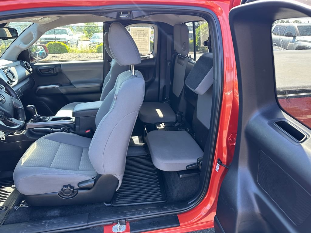 Used 2018 Red Toyota SR5 image 14