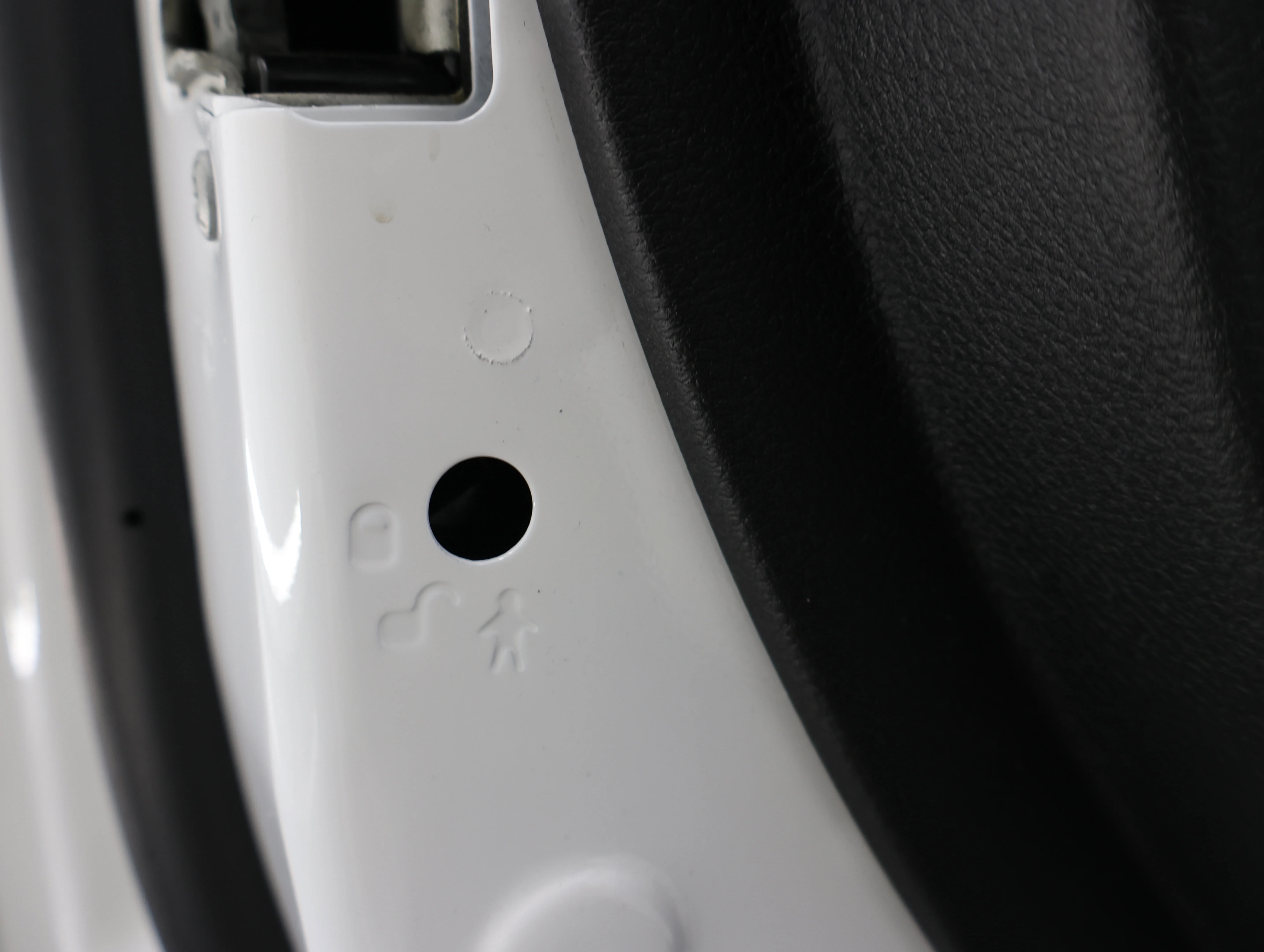 Used 2020 Bright White Clearcoat Ram Laramie image 38