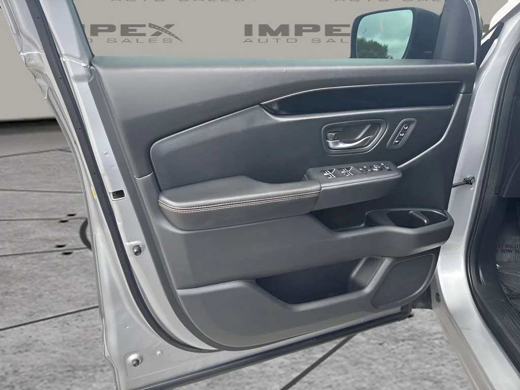 Used 2025 Silver Honda TrailSport image 27