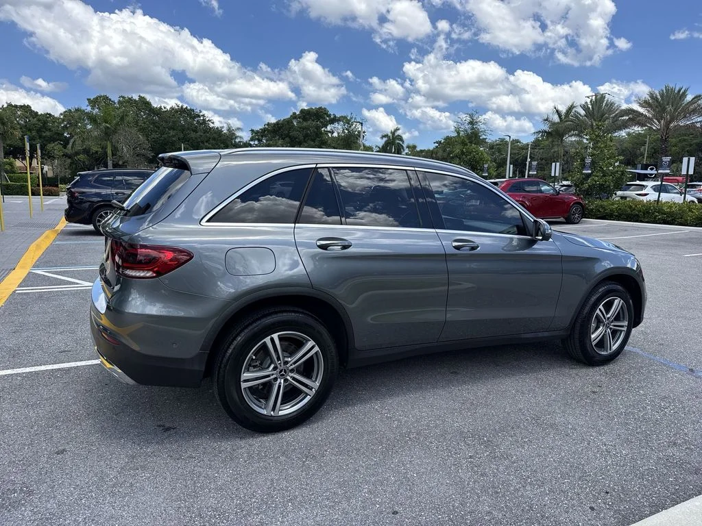 Used 2021 Graphite Gray Metallic Mercedes-Benz GLC 300 image 4