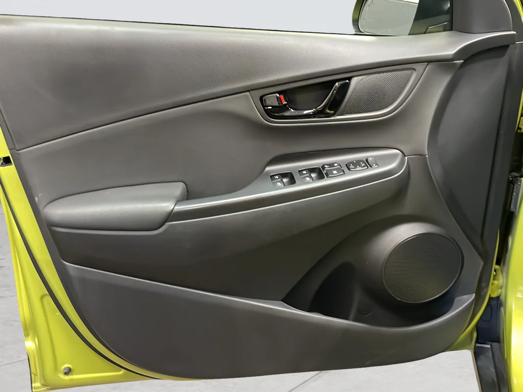 Used 2018 Green Hyundai Limited image 33