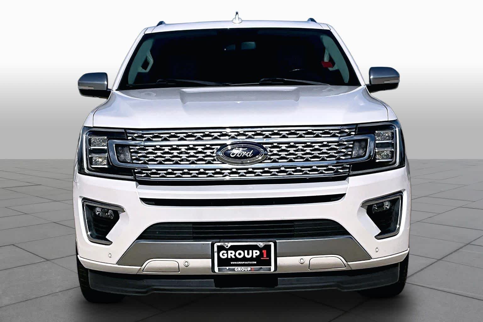 Used 2019 White Platinum Metallic Tri-Coat Ford Platinum image 4