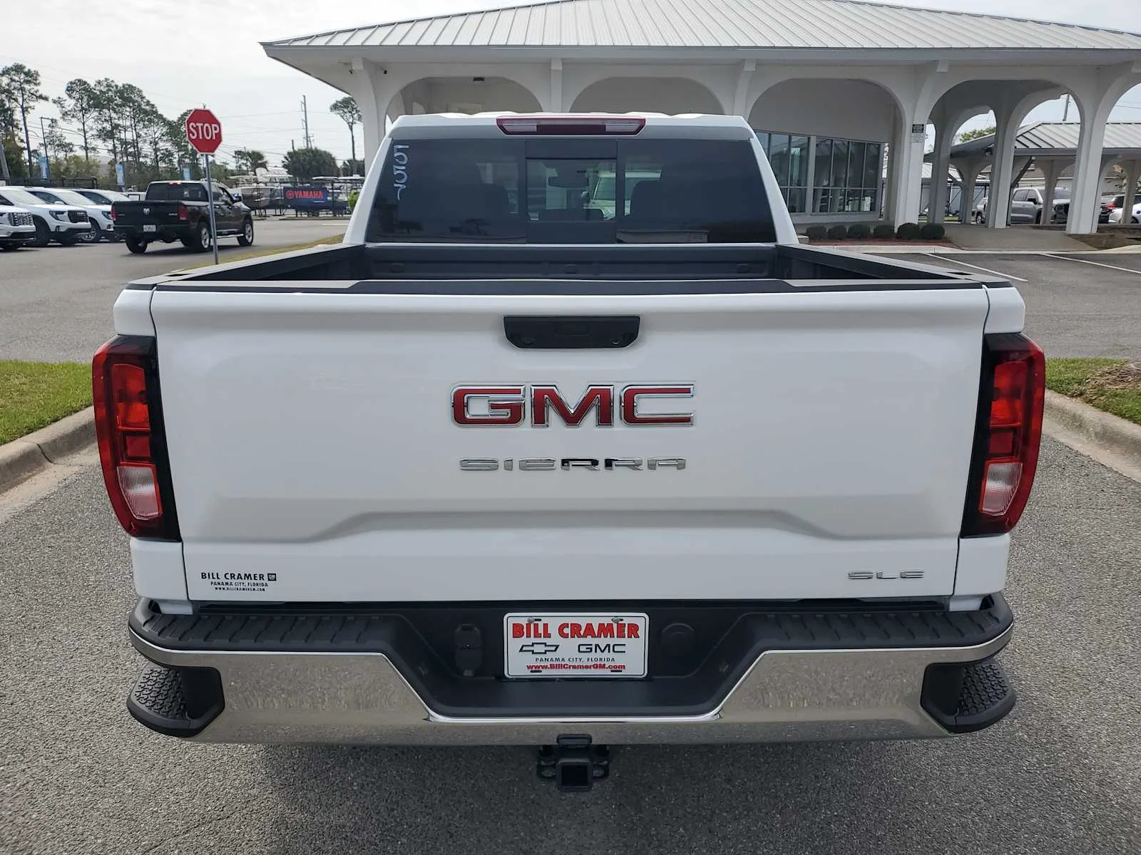 New 2026 Summit White GMC SLE image 4