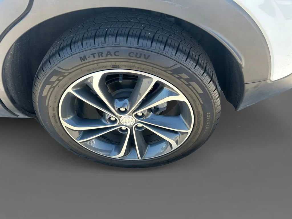 Used 2023 Summit White Buick Select image 15