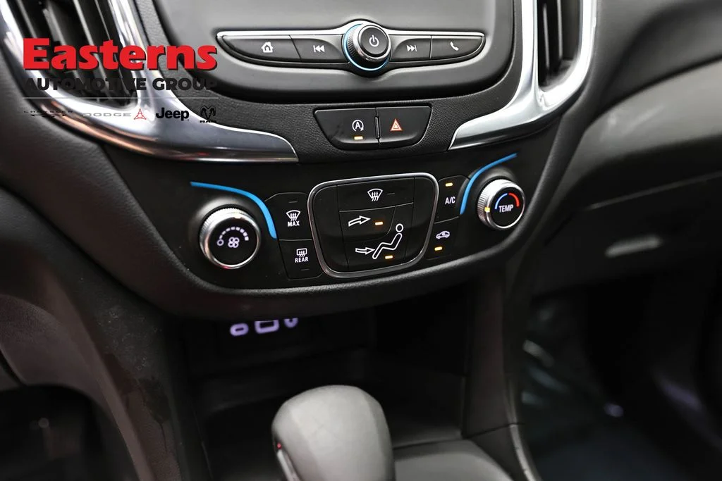 Used 2022 Blue Chevrolet LT image 19