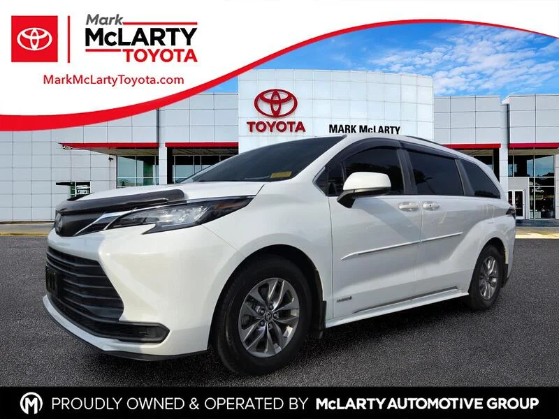 Used 2021 Super White TOYOTA LE image 1