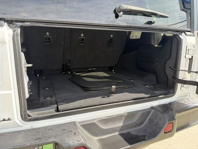 Used 2024 White Jeep Rubicon image 24