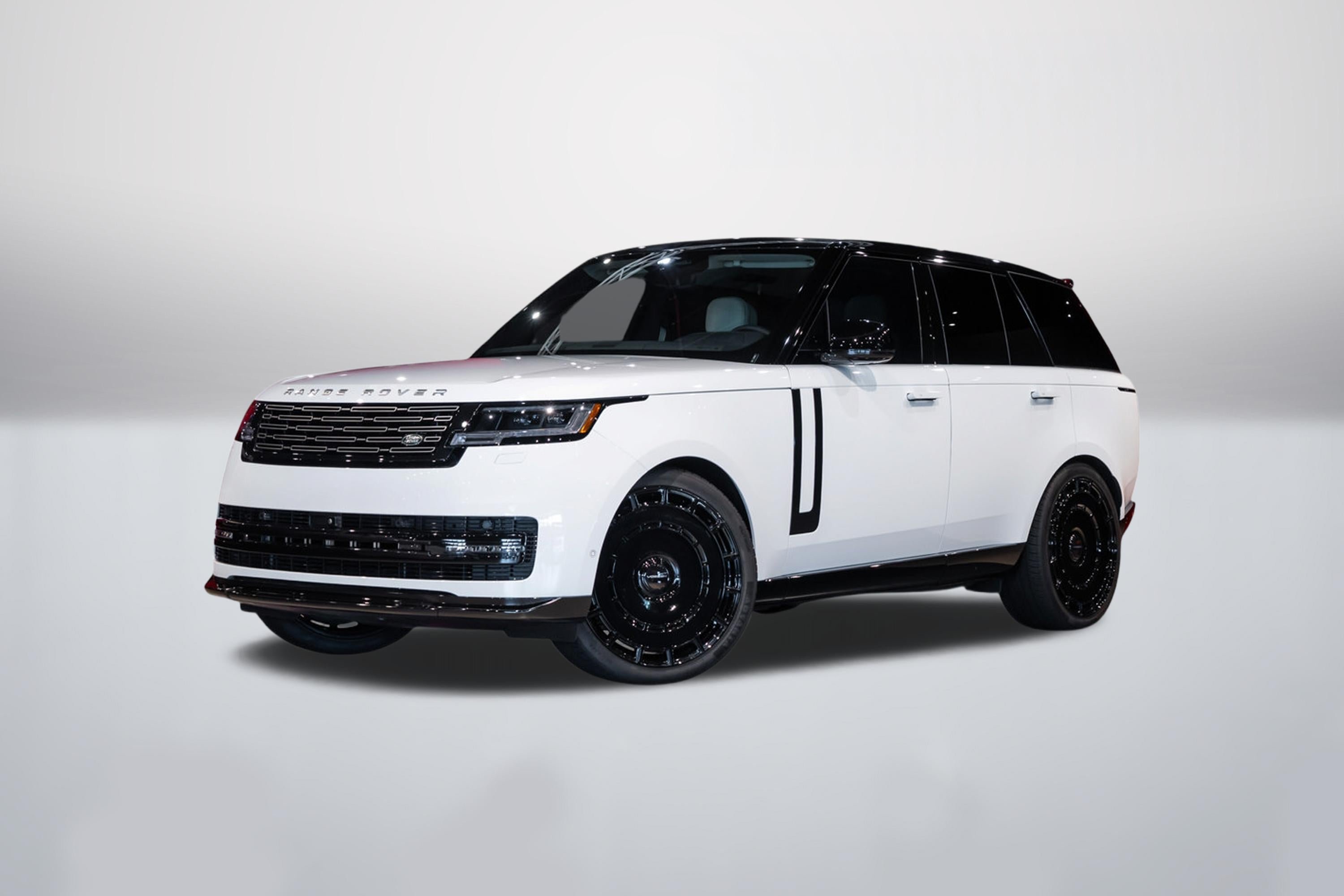 Used 2025 Fuji White Land Rover SE image 1