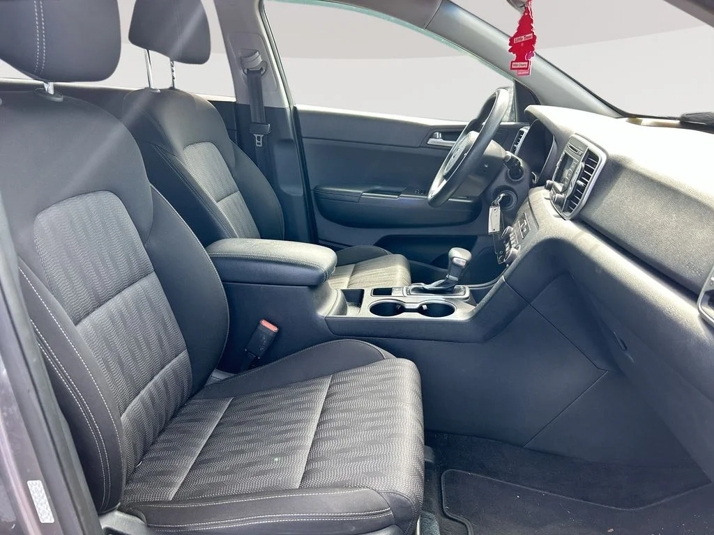 Used 2017 Silver Kia LX image 26