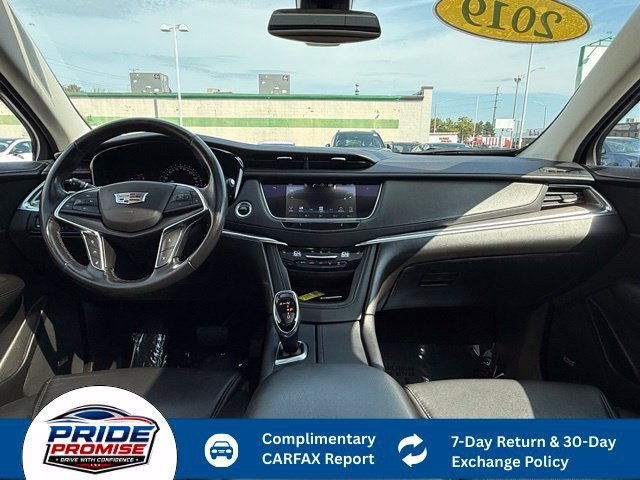 Used 2019 CRYSTAL WHITE TRICOAT Cadillac Luxury AWD image 17