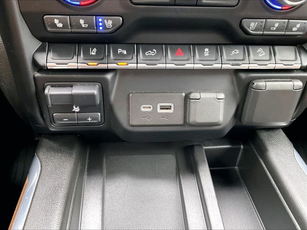 Used 2022 Black Chevrolet High Country image 12