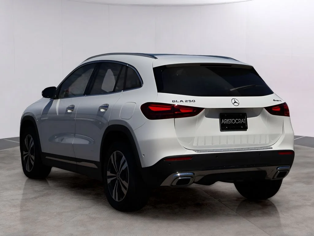 New 2026 Polar White Mercedes-Benz GLA 250 image 5