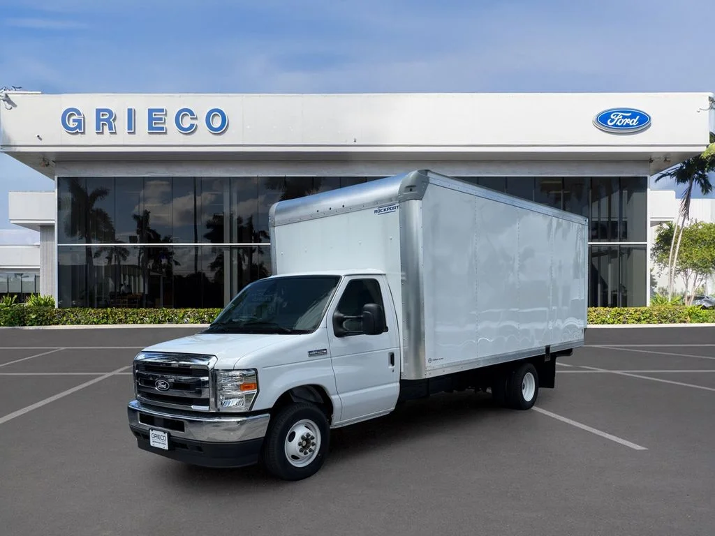 New 2026 Oxford White Ford E-350 SRW image 3