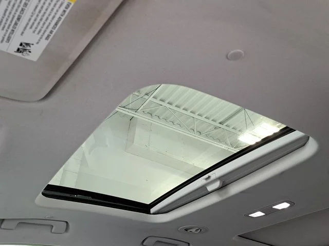 Used 2020 White Chevrolet Premier image 24