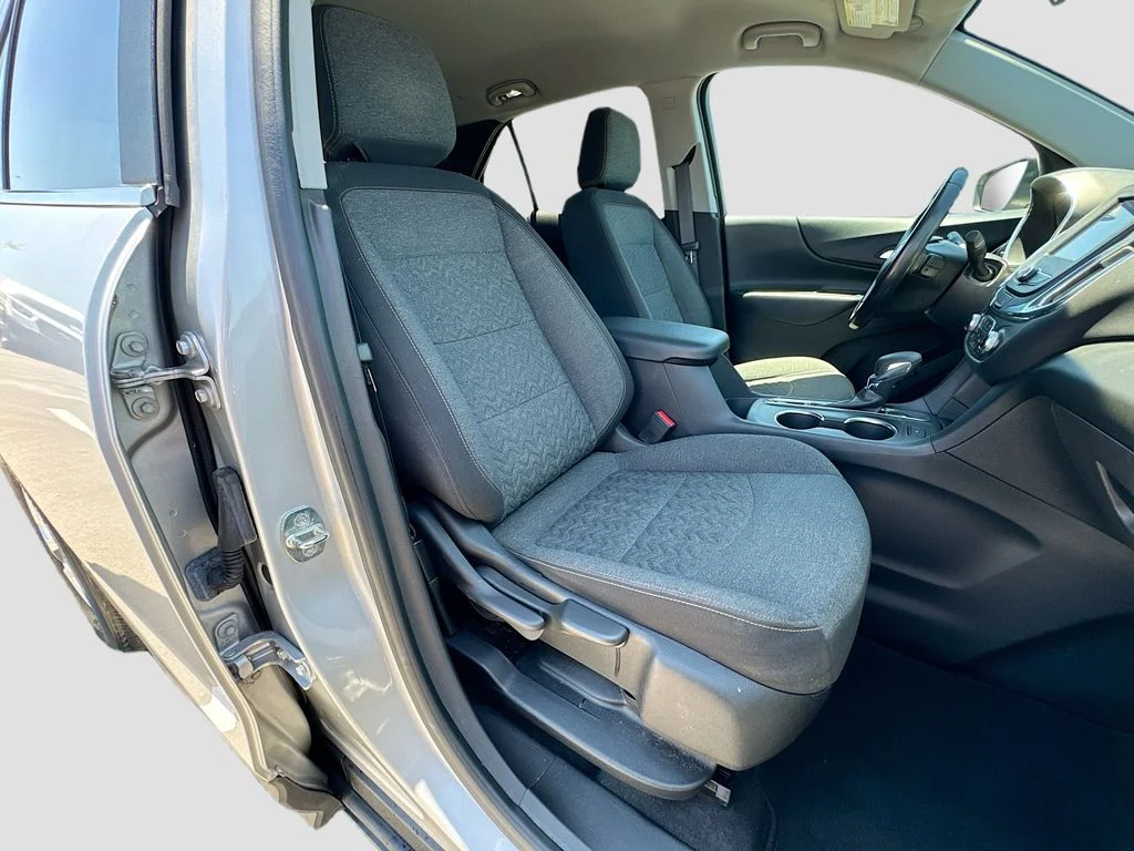 Used 2022 Silver Chevrolet LT image 29