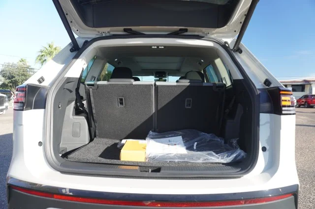 New 2027 Sandstone Volkswagen SE w/Technology image 9