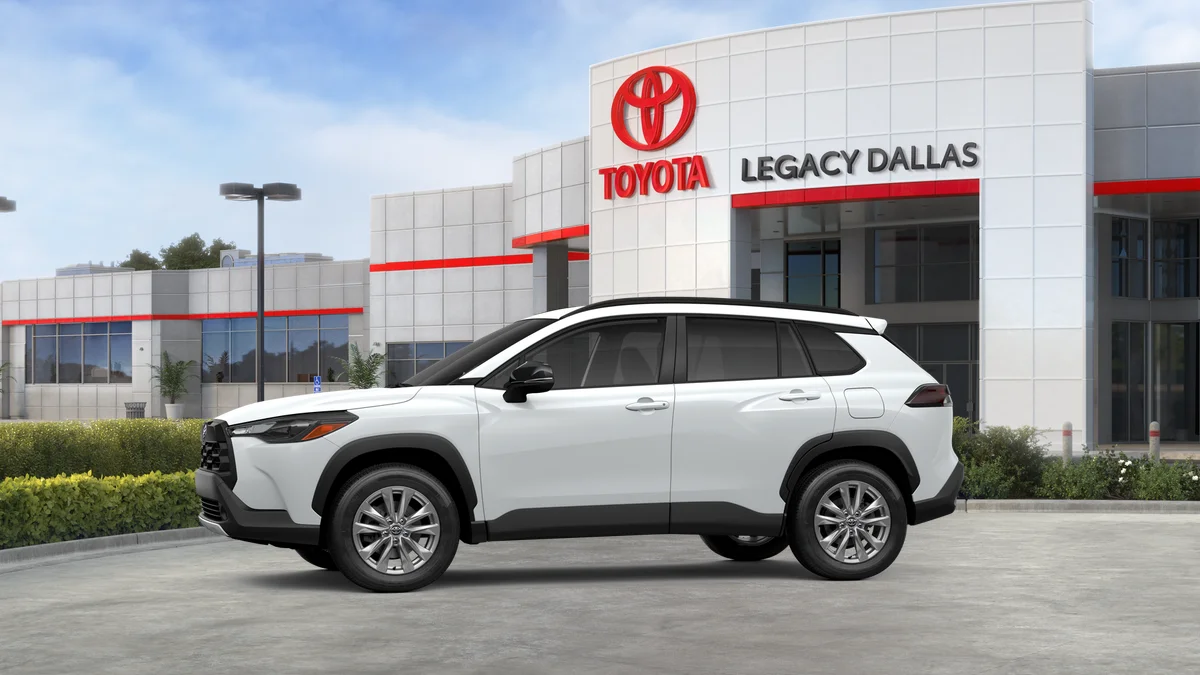 New 2026 Wind Chill Pearl Toyota LE image 4