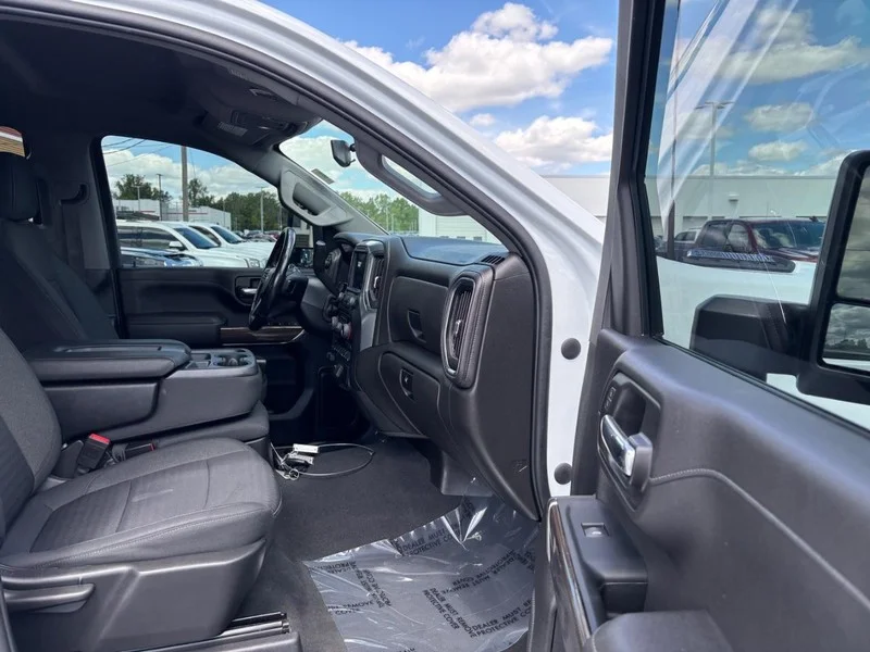 Used 2022 Summit White Chevrolet LT image 12