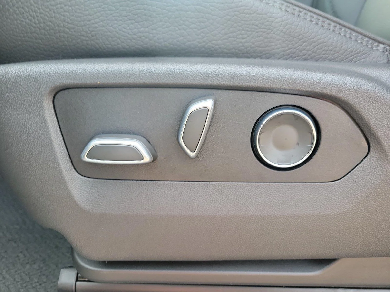 2026 GMC Yukon Denali - Photo 17