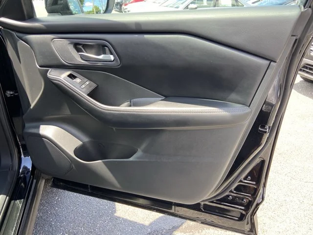 2025 Nissan Rogue SV - Photo 26