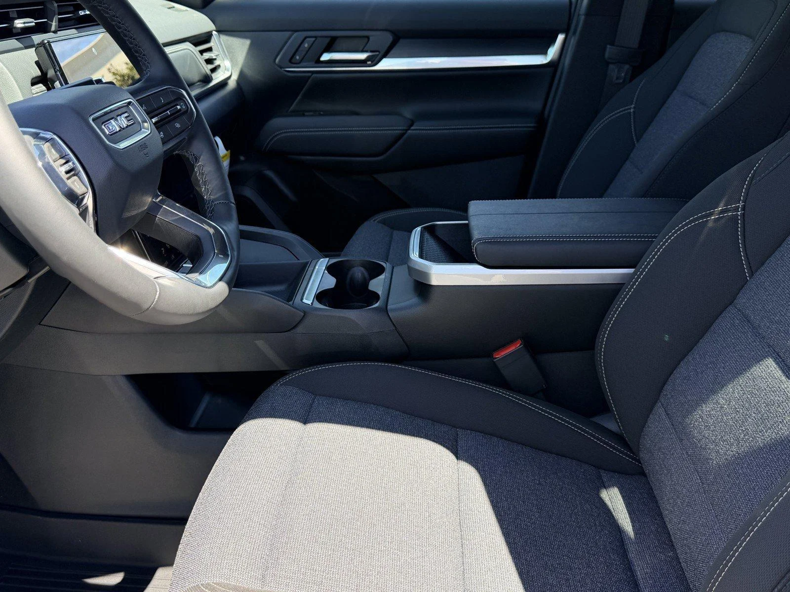 New 2026 Summit White GMC Elevation image 17