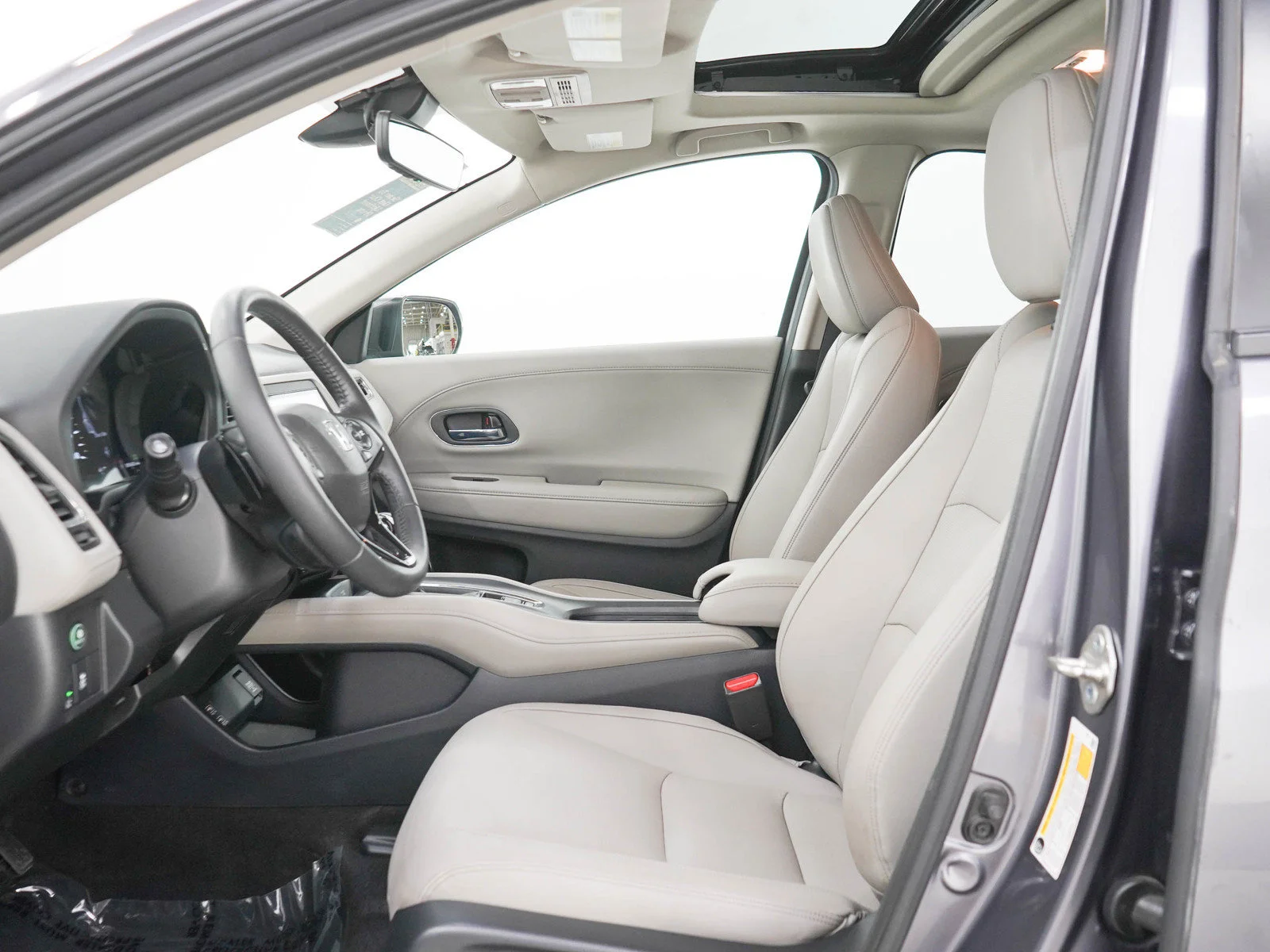 Used 2019  Honda 5D WAGON TOURING 4WD AUTO image 21