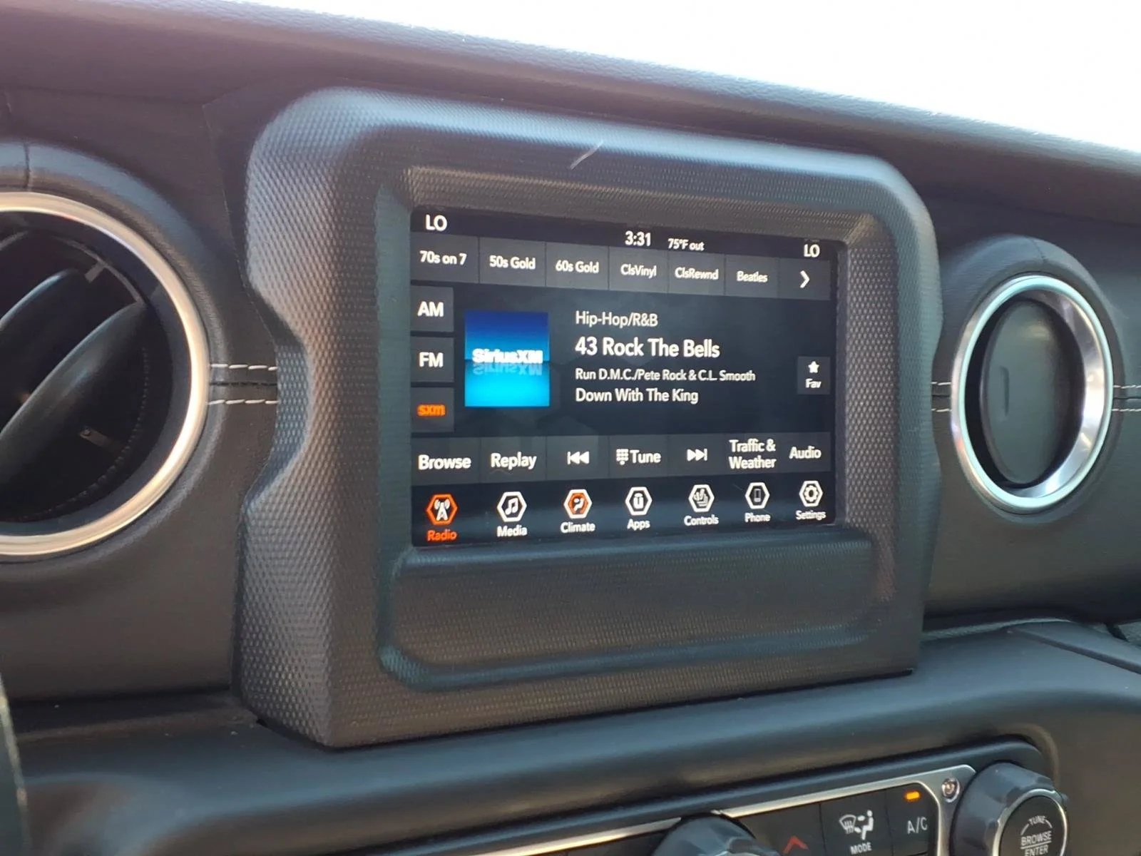 Used 2018 Black Clearcoat Jeep Sahara image 10