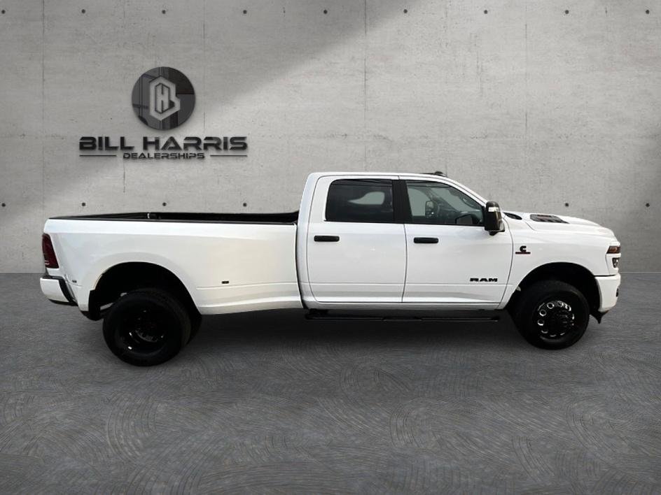 New 2027 Bright White Clear-Coat Exterior Paint RAM Big Horn image 4