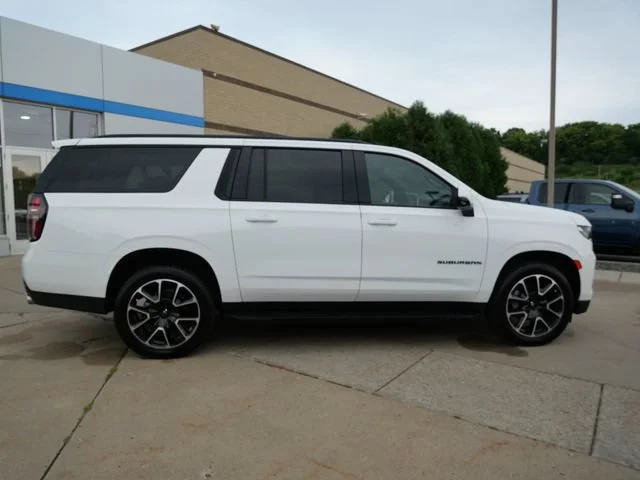 2023 Chevrolet Suburban RST - Photo 7