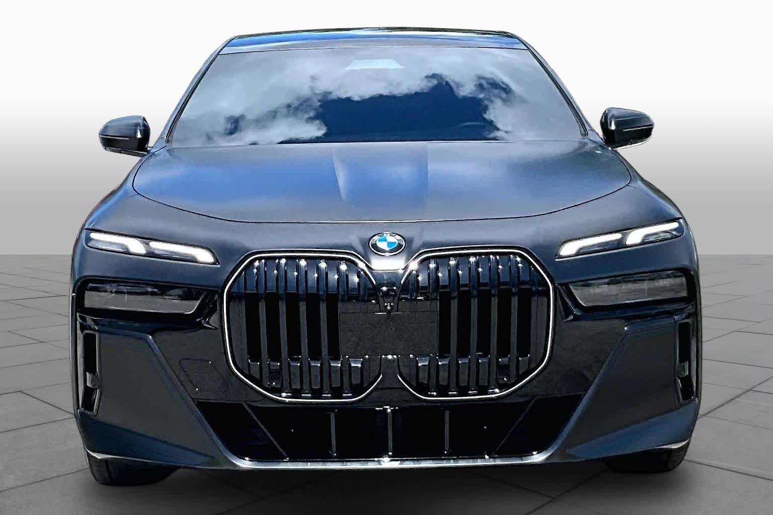Used 2024 Black Sapphire Metallic BMW 760i xDrive image 4