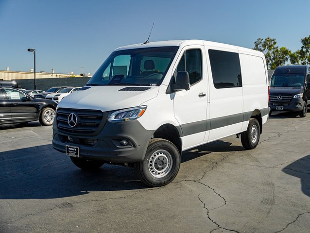 2026 Mercedes-Benz Sprinter Crew Van 2500 Standard Roof I4 Diesel HO 144 AWD
