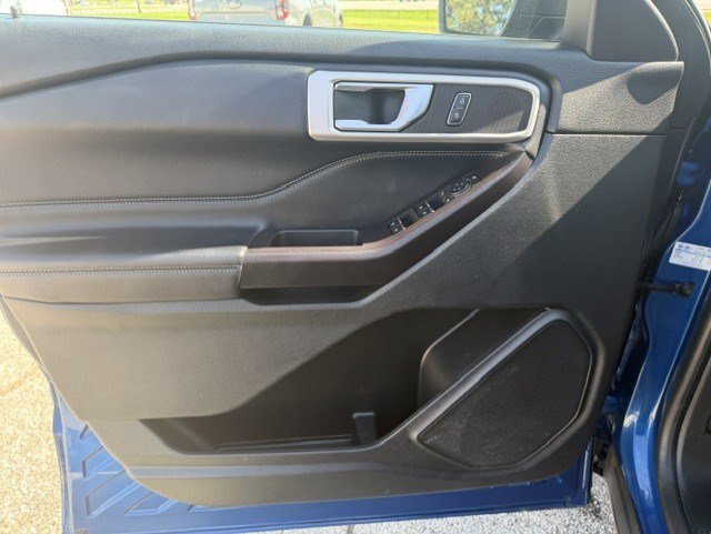Certified Used 2020 Blue Metallic Ford XLT image 9