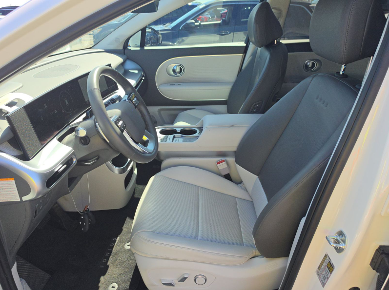 Used 2026 White Hyundai SEL image 6