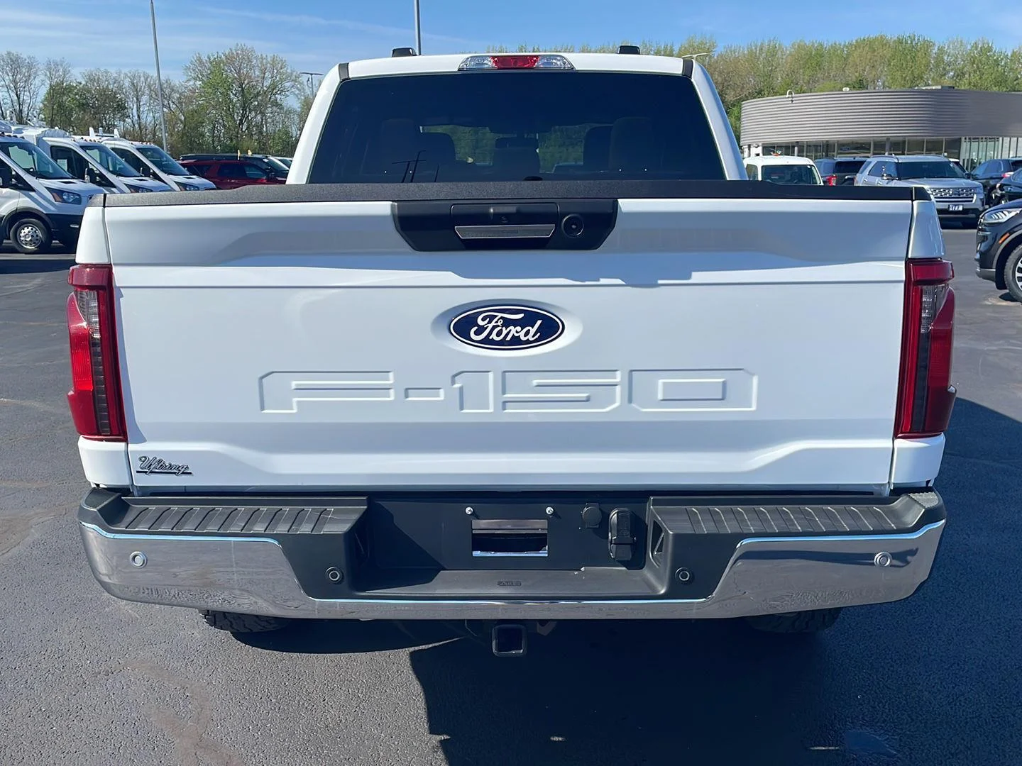 Used 2024 Oxford White Ford XLT image 4