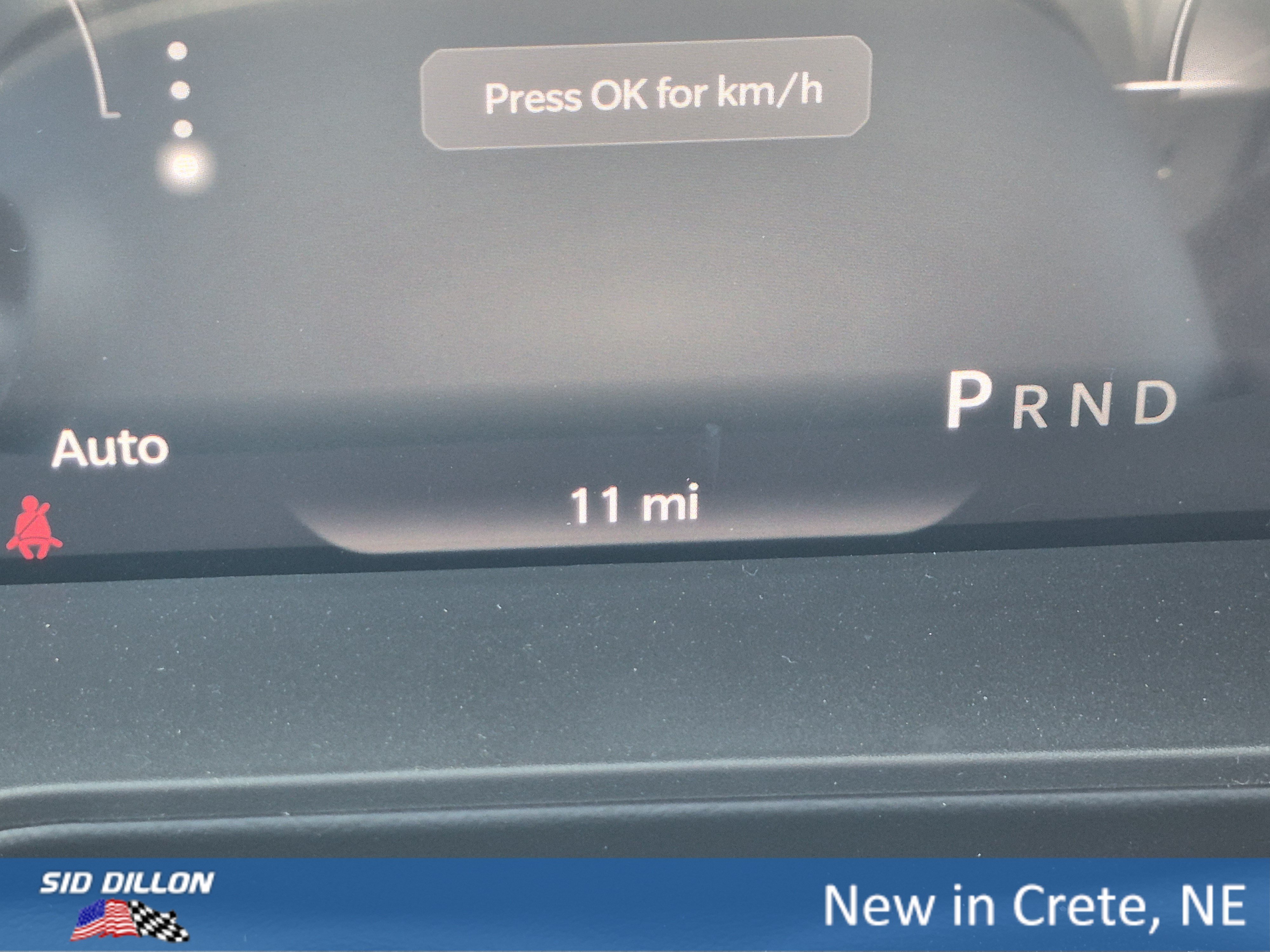 New 2026 Bright White Clear-Coat Exterior Paint Jeep Laredo image 21