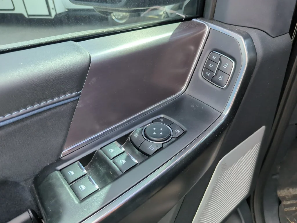 Used 2025 Agate Black Metallic Ford Platinum image 24