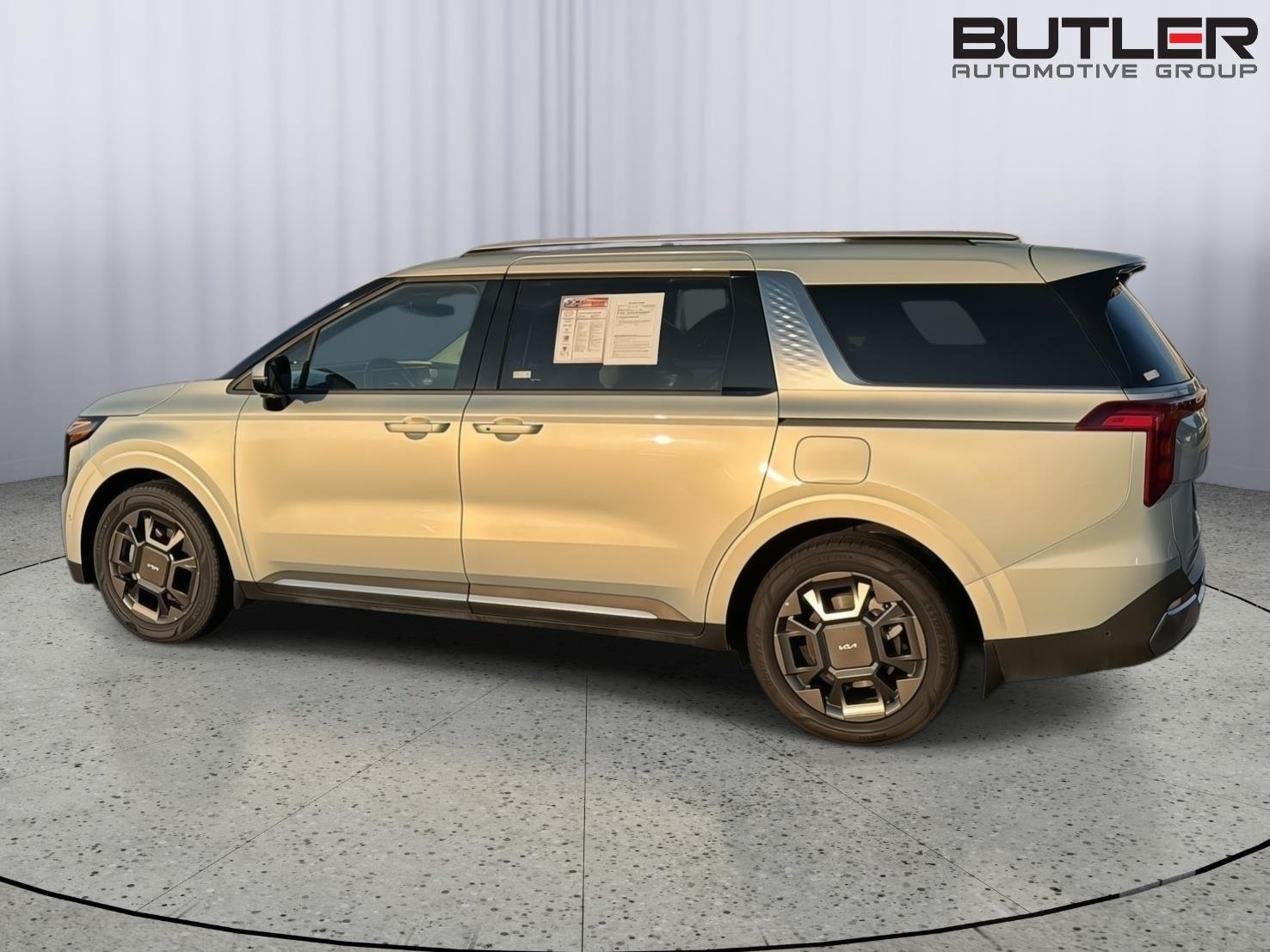 Used 2025 Ivory Silver Gloss Kia SX image 3