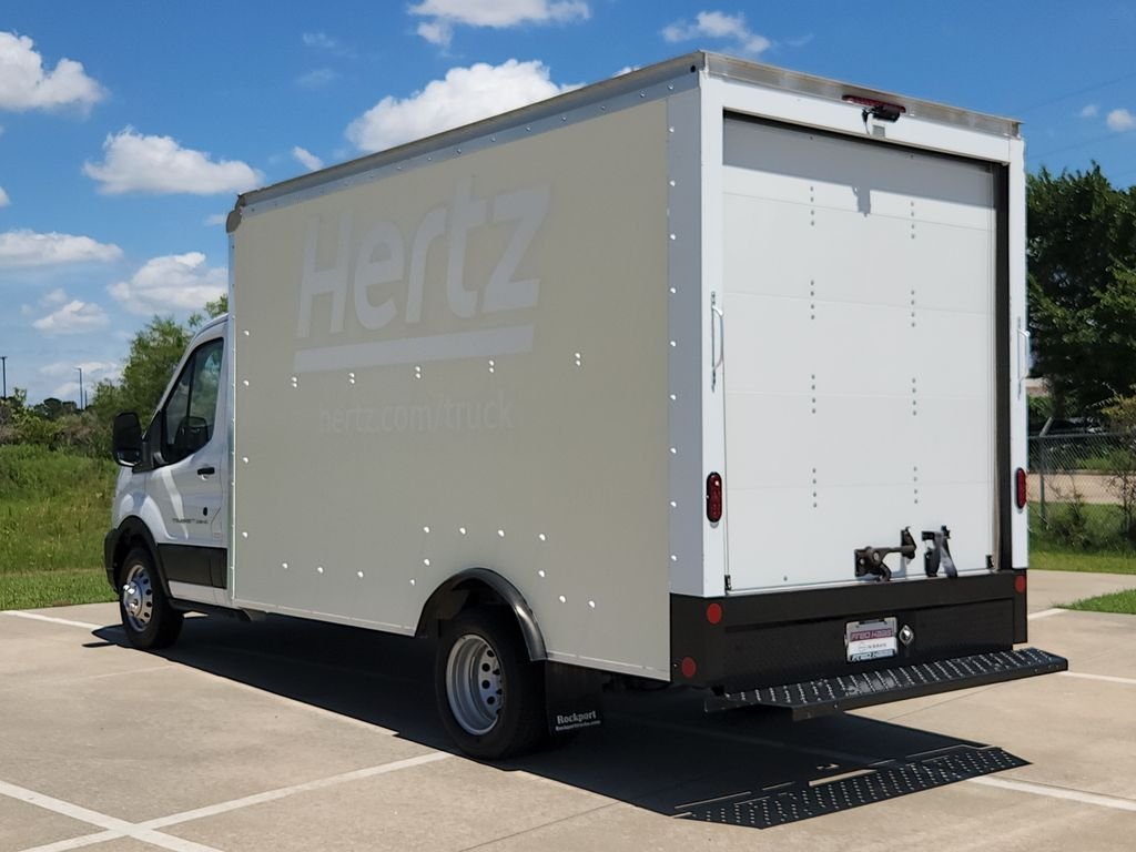 Used 2022 White Ford Box Truck image 7