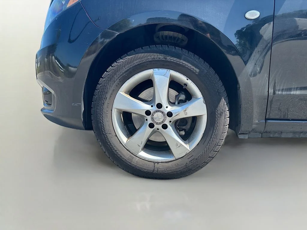 Used 2018  Mercedes-Benz Cargo image 12
