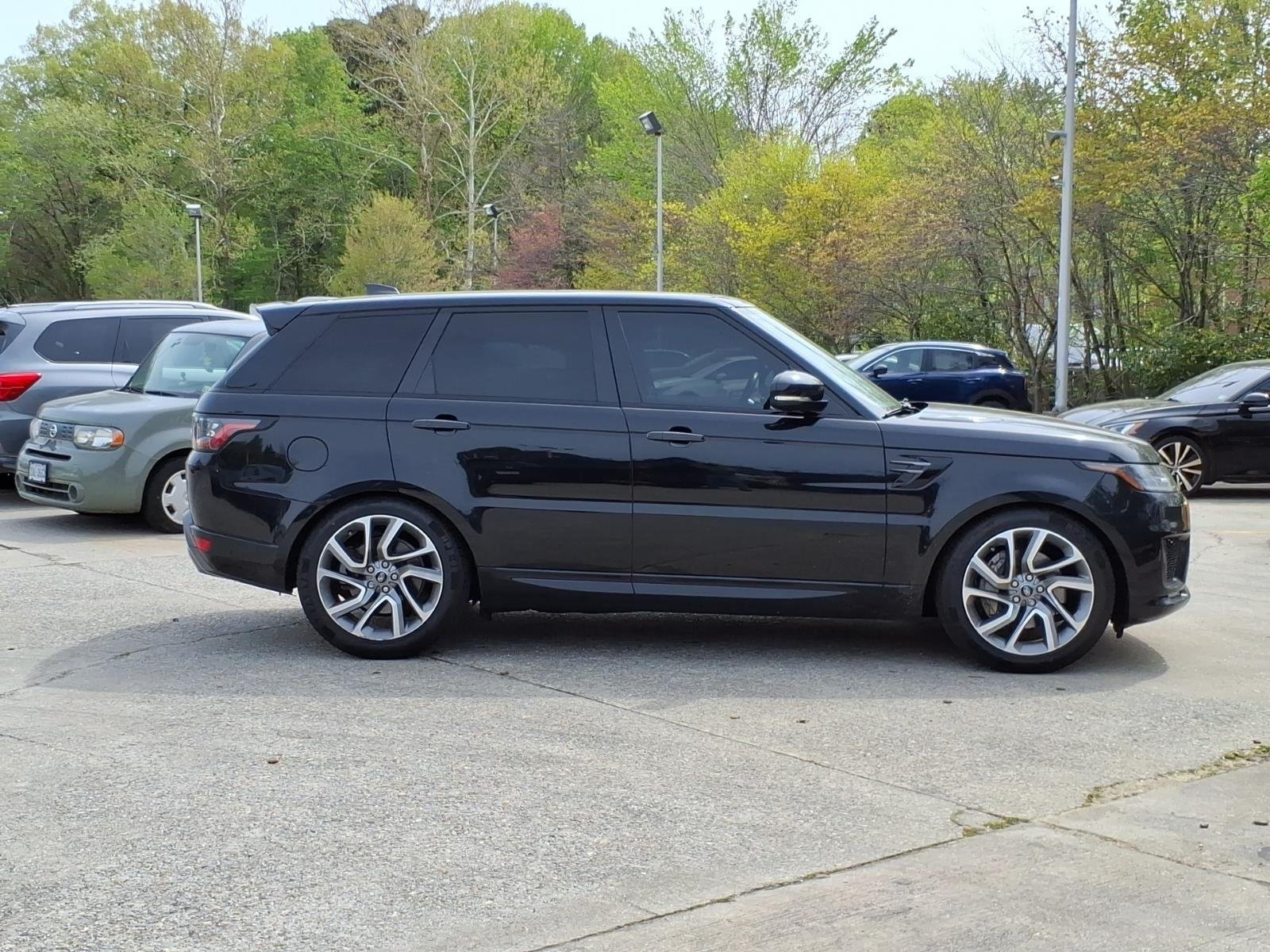 Used 2022 Santorini Black Metallic Land Rover HSE Silver Edition image 6