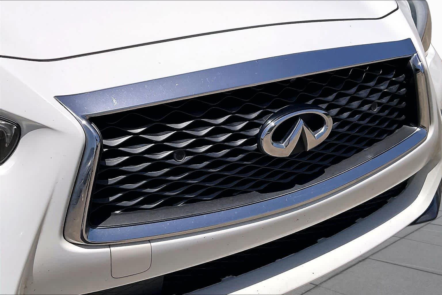 Used 2019 Pure White INFINITI 3.0t Signature Edition image 28