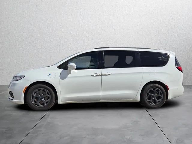 Used 2021 White Chrysler Touring L image 2