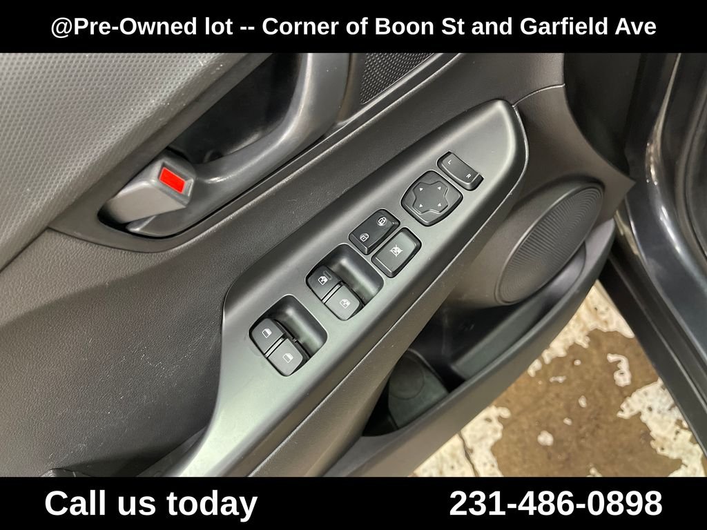 Used 2021 Gray Hyundai SEL image 16