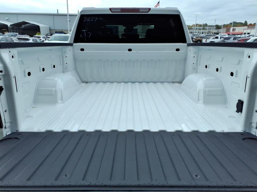 New 2026 Summit White Chevrolet LT image 5