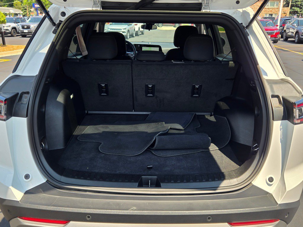 2025 Chevrolet Equinox LT - Photo 13