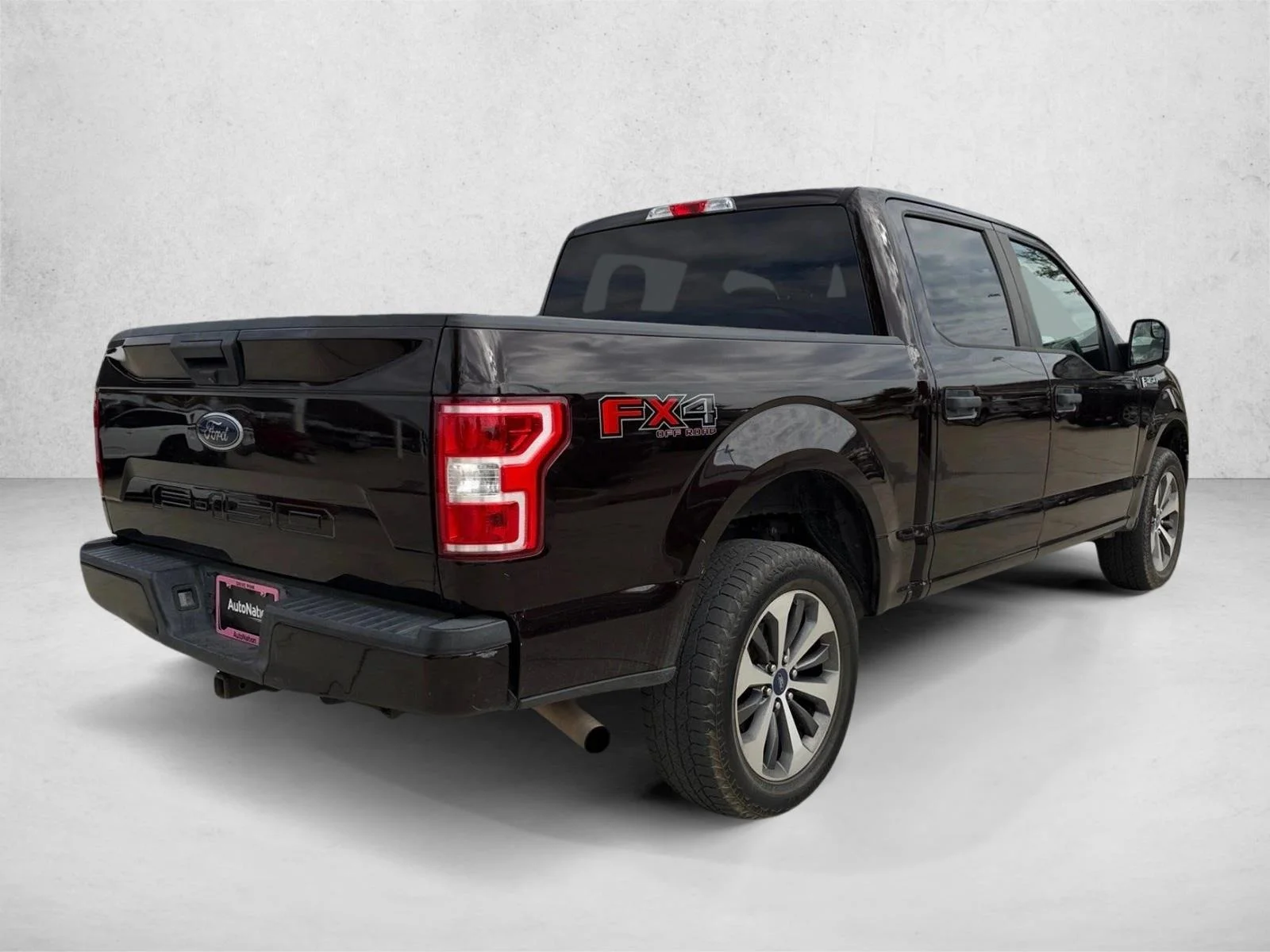 Used 2020 Magma Red Metallic Ford XL image 5