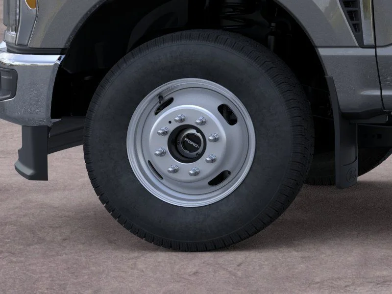 New 2026 Carbonized Gray Metallic Ford XLT image 19