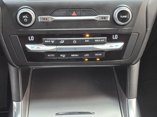 Used 2020 Magnetic Ford XLT image 17
